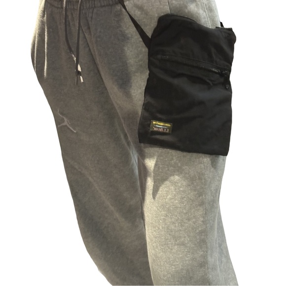 LL BEAN unisex black mountain classic 2-pocket lightweight crossbody bag, NWOT. - Picture 3 of 3